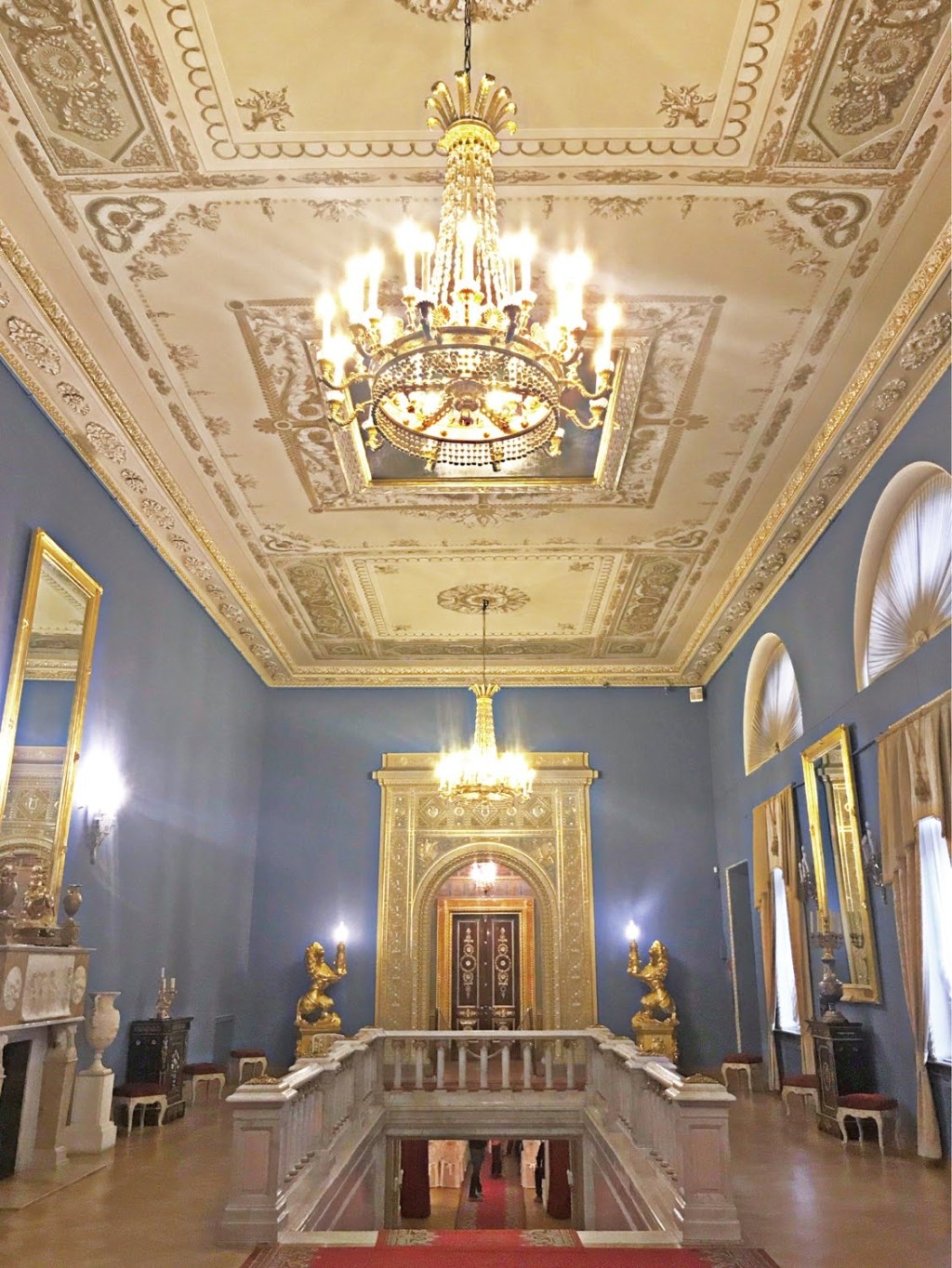 Le long du canal Krioukov à Saint-Pétersbourg