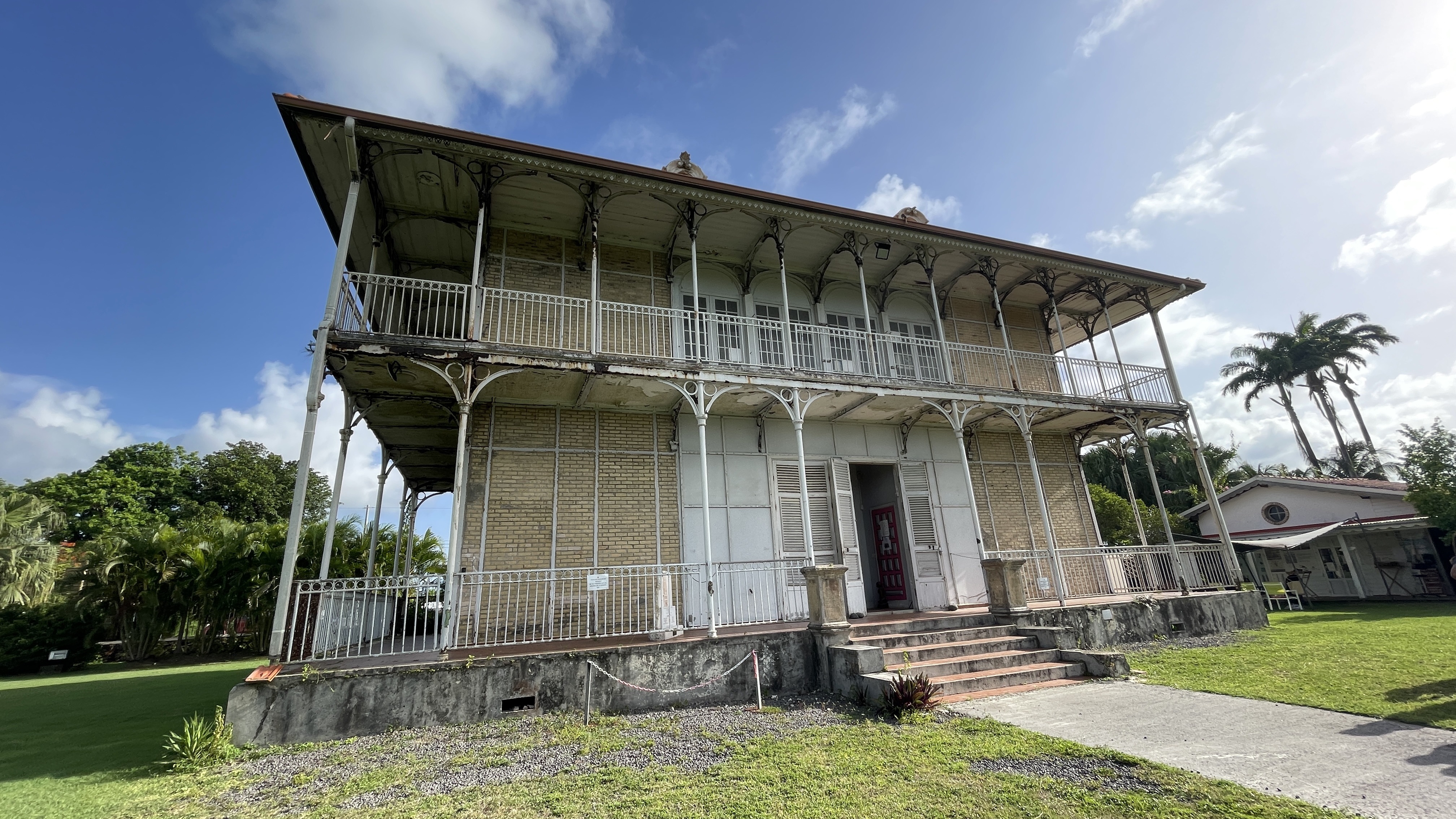 Aventures Administratives et Histoire de la Guadeloupe